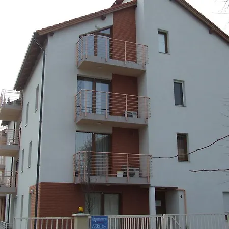 Aranymazsola Wellness Apartman Siófok