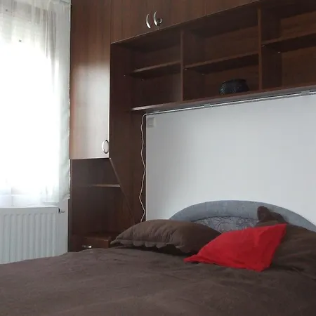 Aranymazsola Wellness Apartman Apartmán